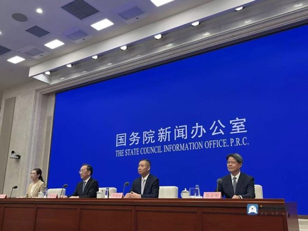 钱盈配 工信部：充分挖掘人工智能在创造岗位、提升效率等方面的潜力